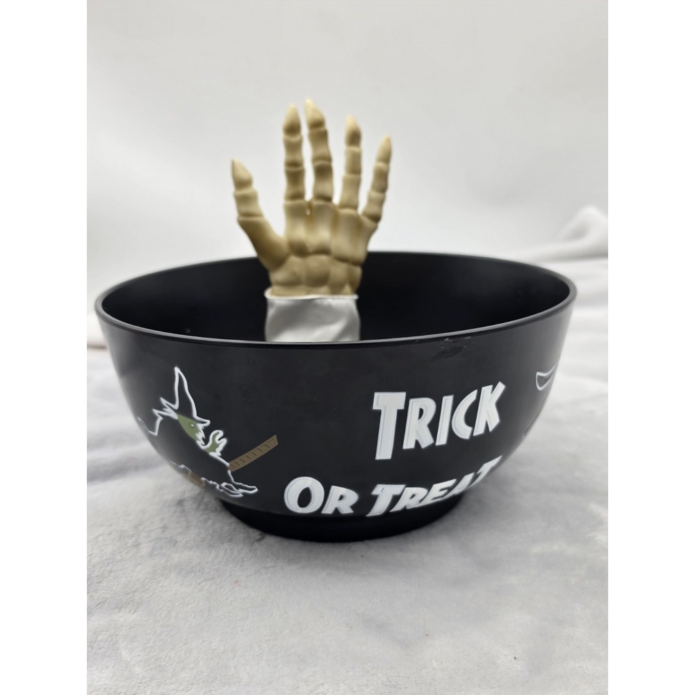 GEMMY ANIMATED HALLOWEEN CANDY BOWL SCARY GREEN HAND MOVES AND TALKS-WORKS!